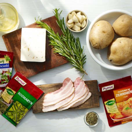 Krok 1 - Na ciepło: Pieczone ziemniaczki z bekonem, serem feta i rozmarynem foto