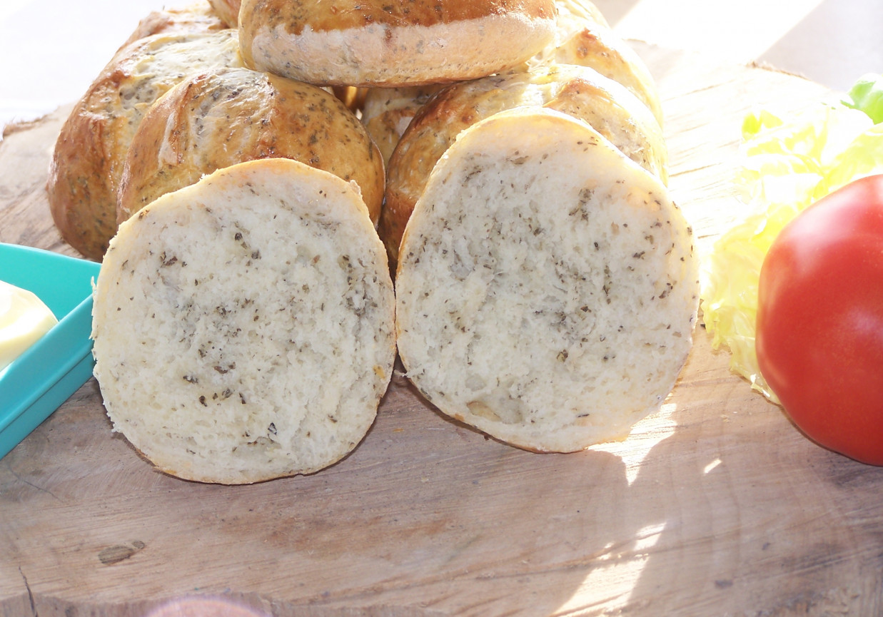 Na maślance z czosnkiem, czyli bardzo apetyczne bułeczki :) foto