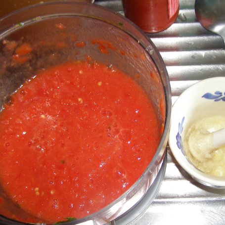 Krok 1 - na maśle zupa pomidorowo-paprykowa z ryżem... foto