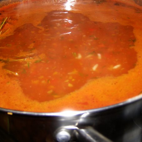 Krok 3 - na maśle zupa pomidorowo-paprykowa z ryżem... foto