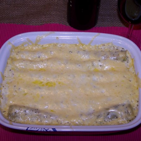 Krok 8 - Na niedzielną kolację, czyli cannelloni z mięsem i szpinakiem :) foto