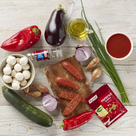 Krok 1 - Na ostro: Pikantne leczo z chorizo foto