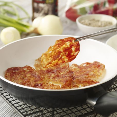 Krok 3 - Na ostro: Sałatka z pikantnym salami i serem pleśniowym foto