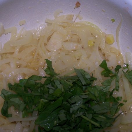Krok 3 - Na sezon przeziębień, czyli zupa z cebuli z bazyliową nutą :) foto