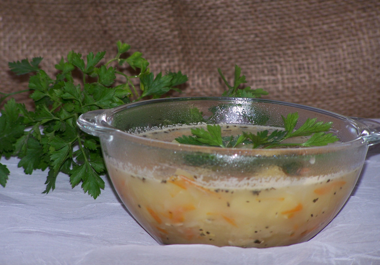Na skrzydełkach i z ziemniakami, czyli zupa lekka i przyjemna :) foto