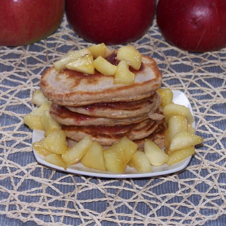 Krok 7 - Na śniadanie też dobre, czyli placki na śmietanie z karmelizowanym jabłkiem :) foto