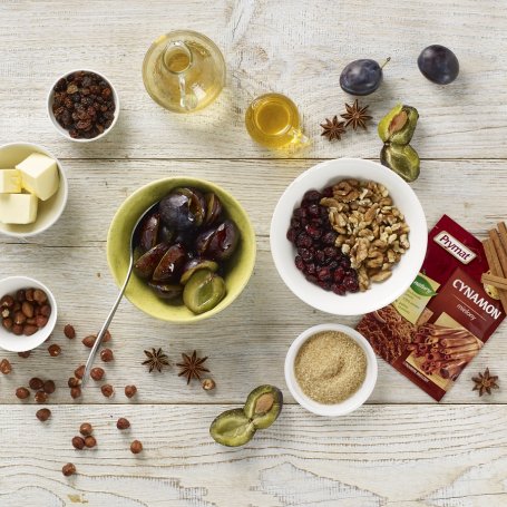 Krok 2 - Na szybko: Śliwki węgierki w orzechowym crunch'u foto