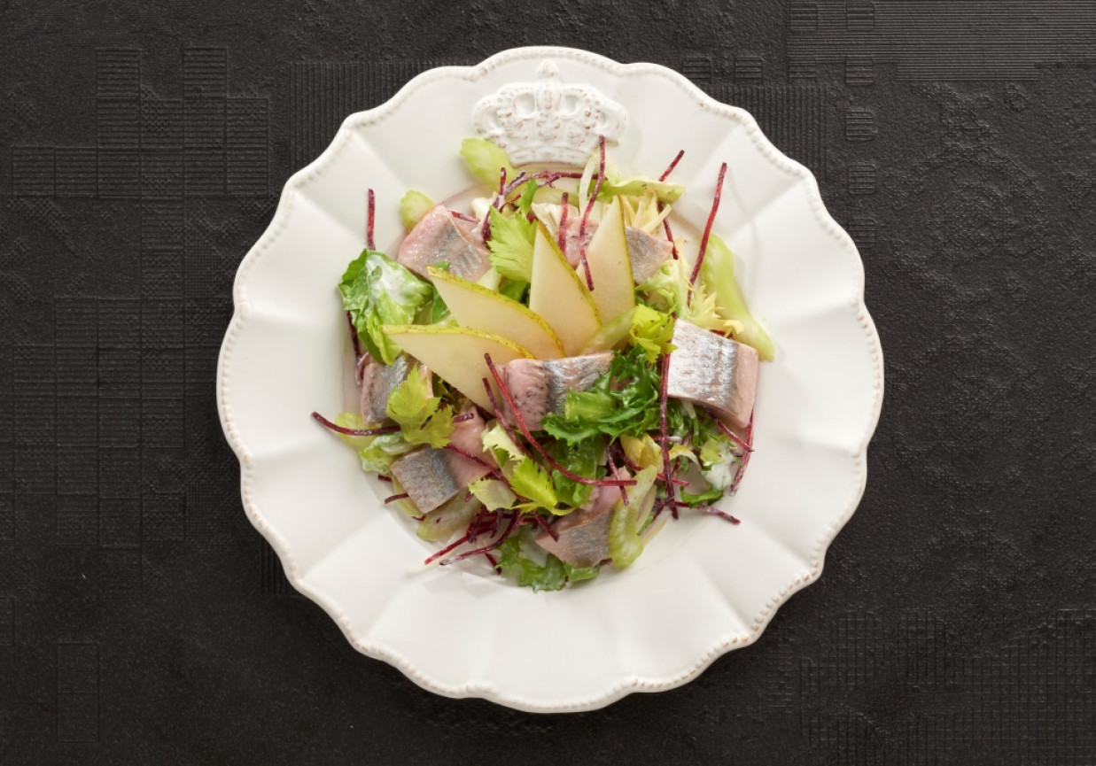 Na zimno: Sałatka Bolero ze śledziem i gruszką foto