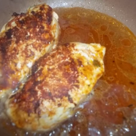 Krok 5 - Nadziewana pierś z kurczaka z maślanym sosem pomarańczowym foto