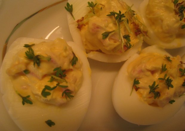 Fotografia przedstawiająca Nadziewane jajeczka