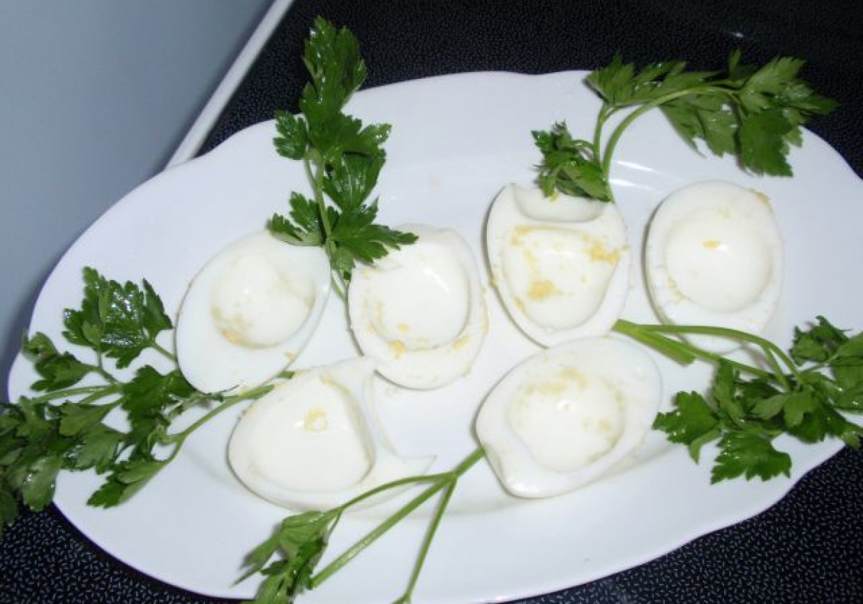 Nadziewane jajka pastą serową foto