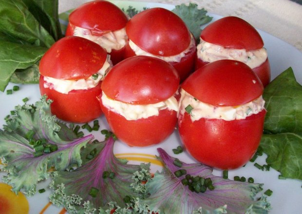 Fotografia przedstawiająca Nadziewane pomidorki