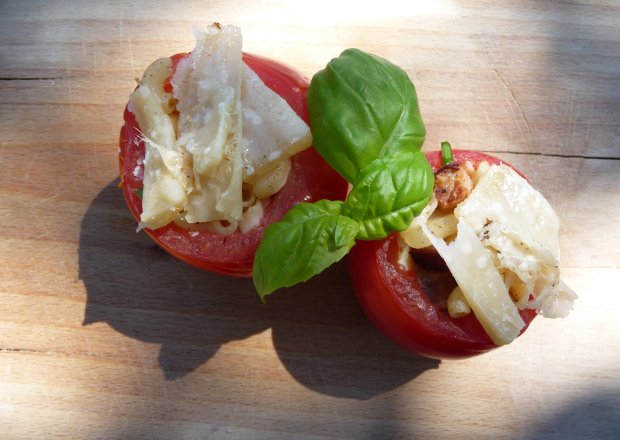 Fotografia przedstawiająca Nadziewane pomidory z grilla