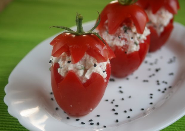 Fotografia przedstawiająca Nadziewane pomidory