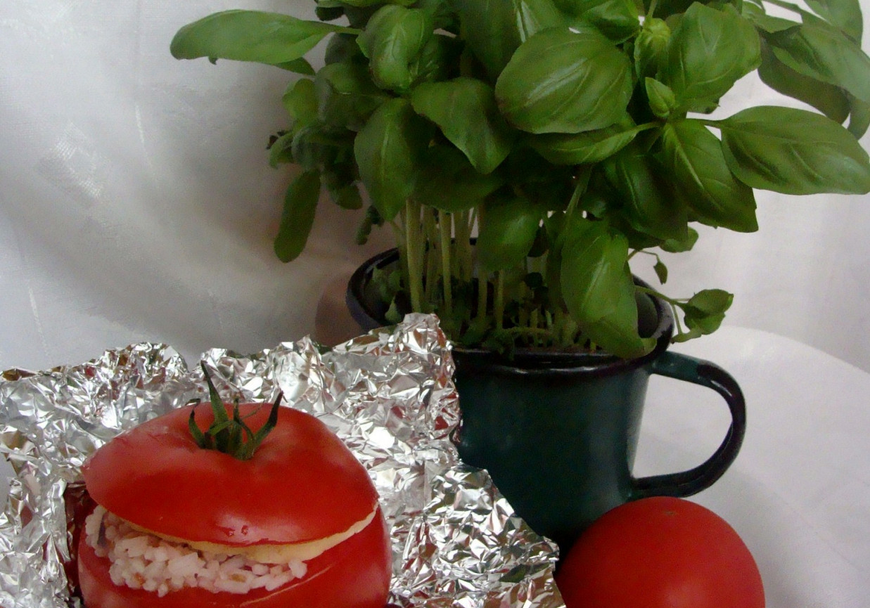 Nadziewane pomidory foto