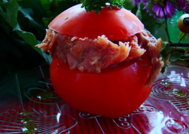 Fotografia przedstawiająca Nadziewany pomidor