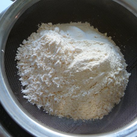 Krok 1 - Najlepsze ciasto ucierane z owocami foto