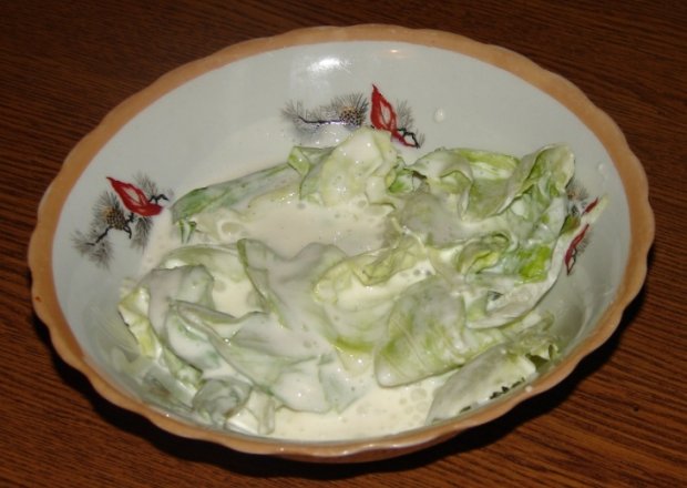 Fotografia przedstawiająca Najprostrza sałata do obiadu