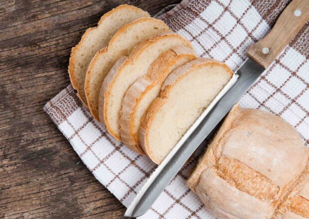 Fotografia przedstawiająca Najprostszy chleb pszenny