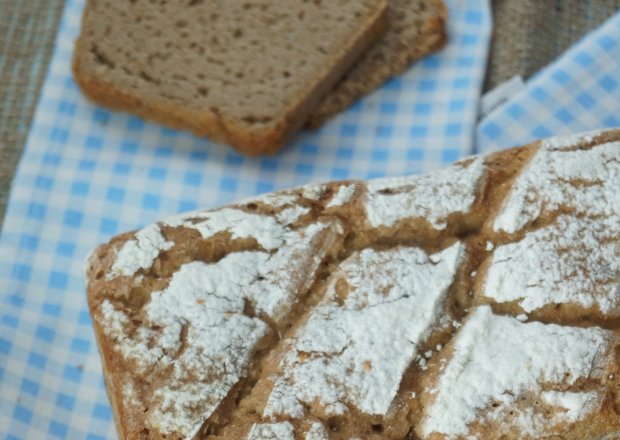 Fotografia przedstawiająca Najprostszy chleb żytni na zakwasie