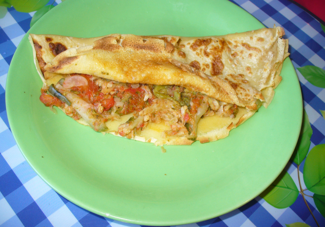 Naleśnik z kalafiorem , cukinią i brokułem  foto