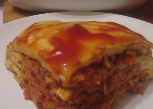 Fotografia przedstawiająca Naleśniki a\'la Lasagne z sosem mięsno-pomidorowym﻿