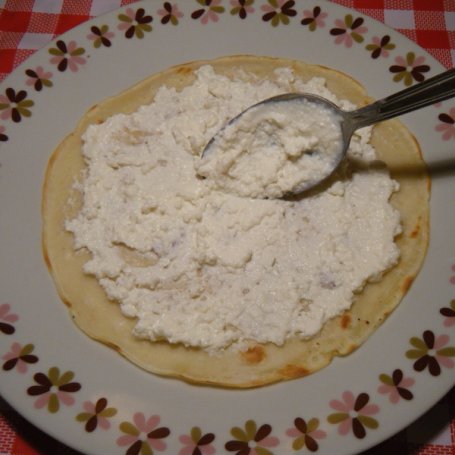 Krok 3 - Naleśniki cytrynowe nadziewane serem. foto