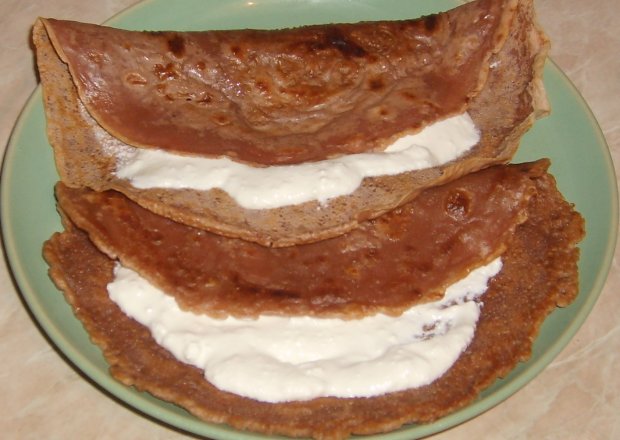 Fotografia przedstawiająca Naleśniki kakaowe z serem