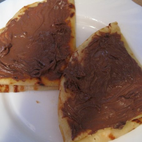 Krok 4 - Naleśniki obsmażane na masełku z czekoladą i mascarpone foto