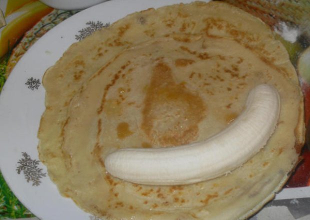 Fotografia przedstawiająca Naleśniki z bananami - zapiekane