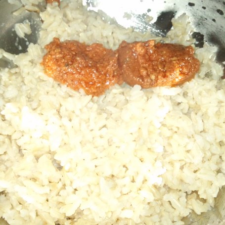 Krok 1 - Naleśniki z brązowym ryżem i suszonymi pomidorami foto