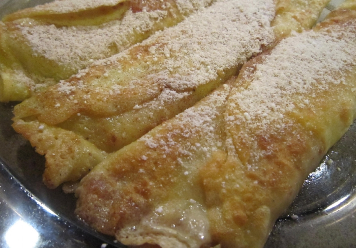 Naleśniki z jabłkami i śliwkami foto