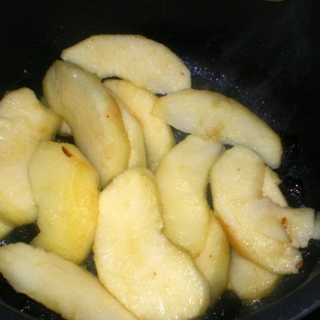 Krok 1 - Naleśniki z jabłkami karmelizowanymi foto