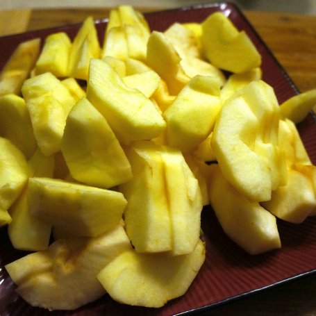 Krok 2 - Naleśniki z karmelizowanymi jabłkami foto
