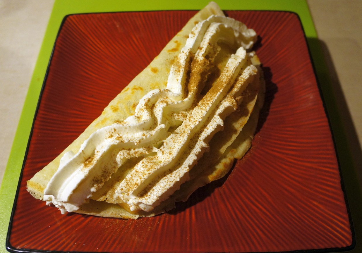 Naleśniki z karmelizowanymi jabłkami foto