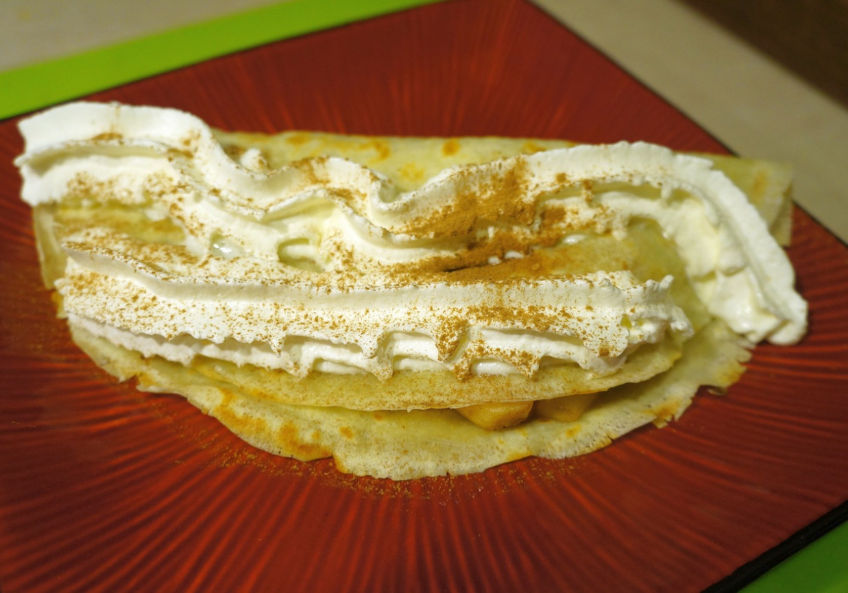 Naleśniki z karmelizowanymi jabłkami foto