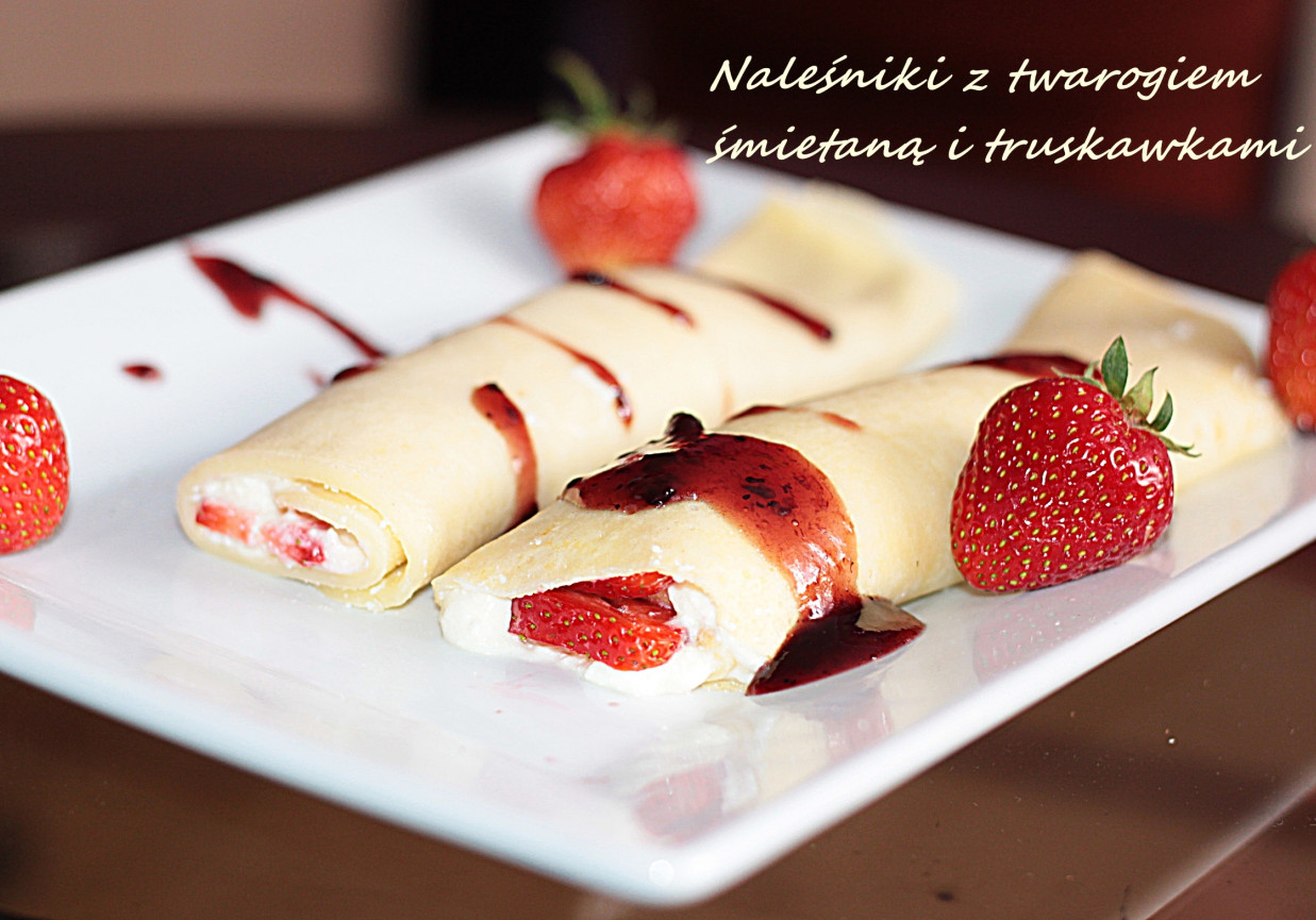 Naleśniki z mascarpone i truskawkami foto