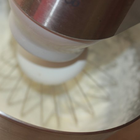 Krok 1 - Naleśniki z mascarpone i truskawkami foto