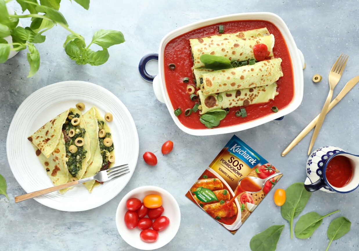 Naleśniki z nadzieniem szpinakowym w sosie pomidorowym foto