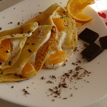 Krok 3 - Naleśniki z pomarańczą i gorzką czekoladą foto