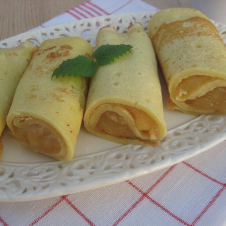 Krok 5 - Naleśniki z prażonymi jabłkami foto