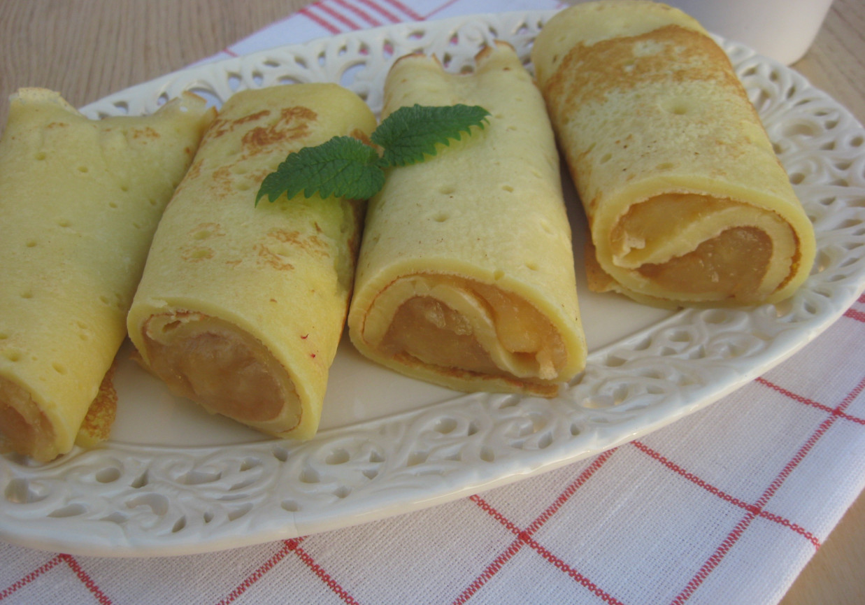 Naleśniki z prażonymi jabłkami foto