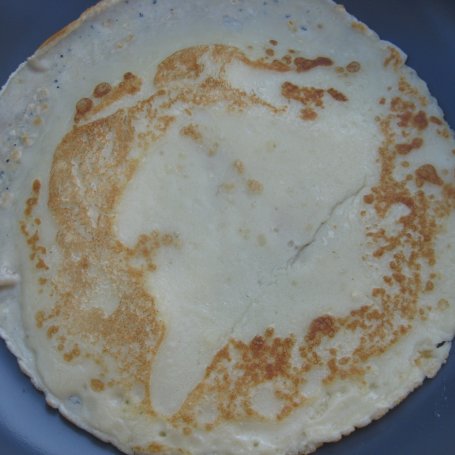 Krok 2 - Naleśniki z prażonymi jabłkami foto