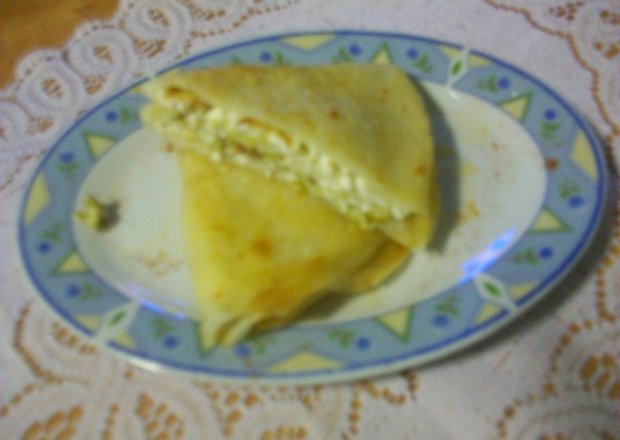 Fotografia przedstawiająca Naleśniki z serem fetą