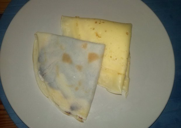 Fotografia przedstawiająca Naleśniki z serem i czekolada