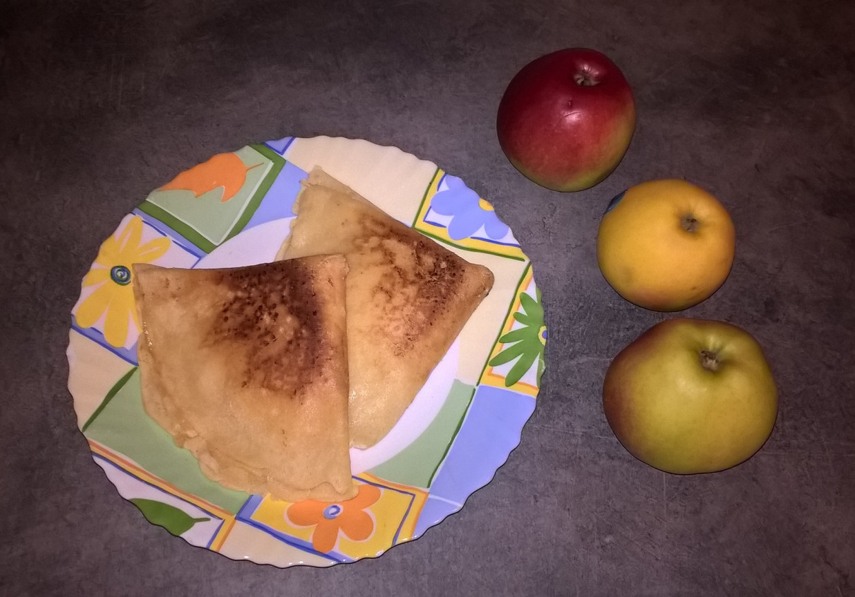 Naleśniki z serem, jabłkami i cynamonem foto