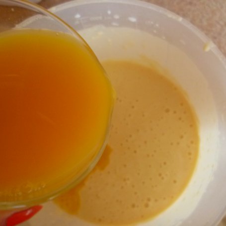 Krok 1 - Naleśniki z sokiem pomarańczowym i frużeliną wiśniową foto
