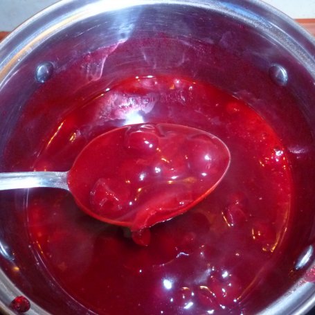 Krok 6 - Naleśniki z sokiem pomarańczowym i frużeliną wiśniową foto
