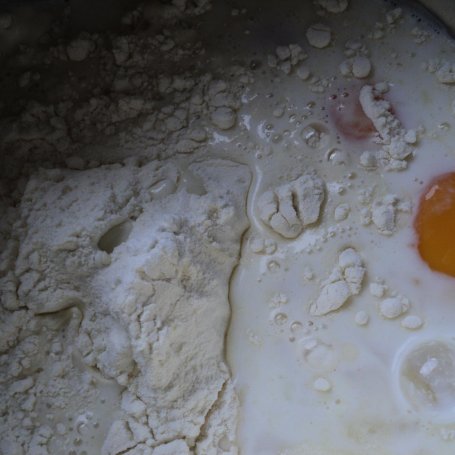 Krok 1 - NALEŚNIKI ZAPIEKANE Z FARSZEM TWAROGOWO-ZIEMNIACZANYM foto
