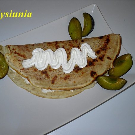 Krok 4 - Naleśniki ze śliwkami foto